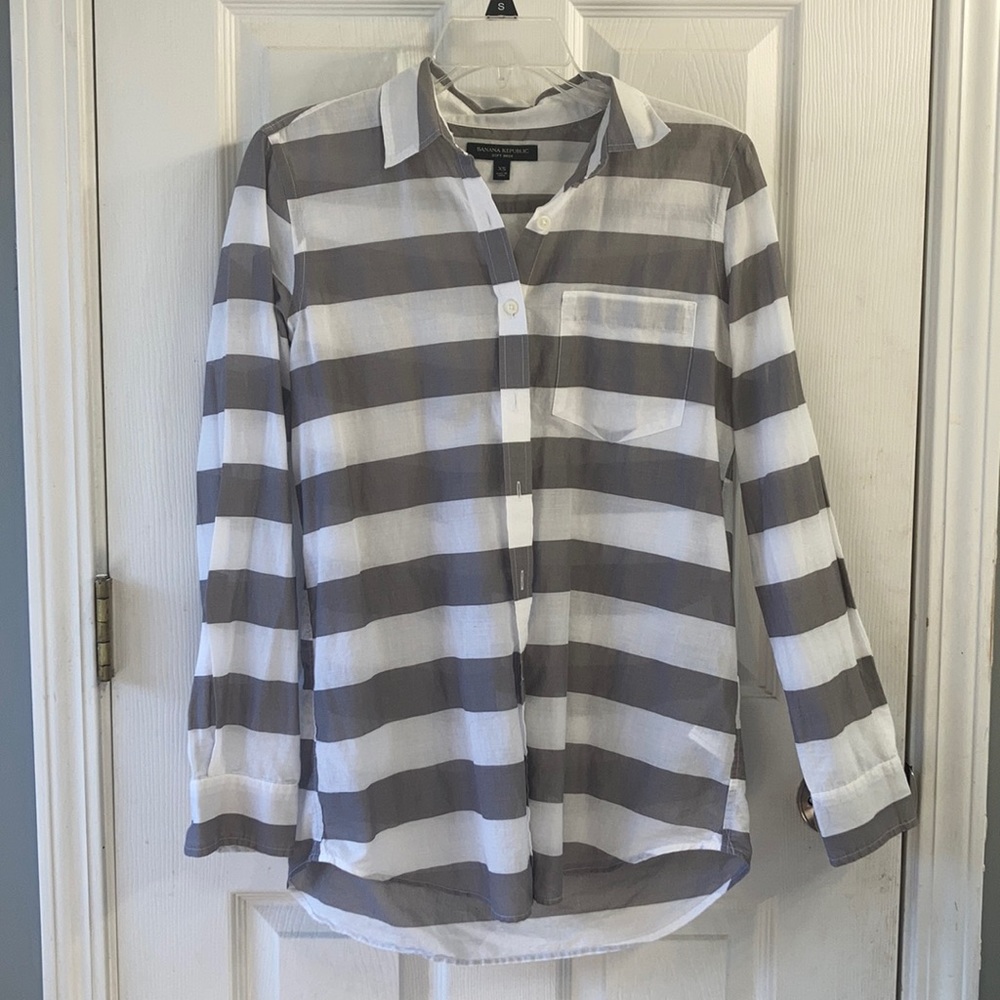 Banana Republic Button Up Shirt